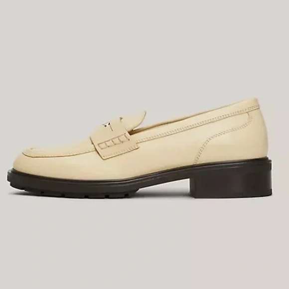 Tommy Hilfiger cream loafers size 39 women’s size 8.5 - Picture 6 of 6